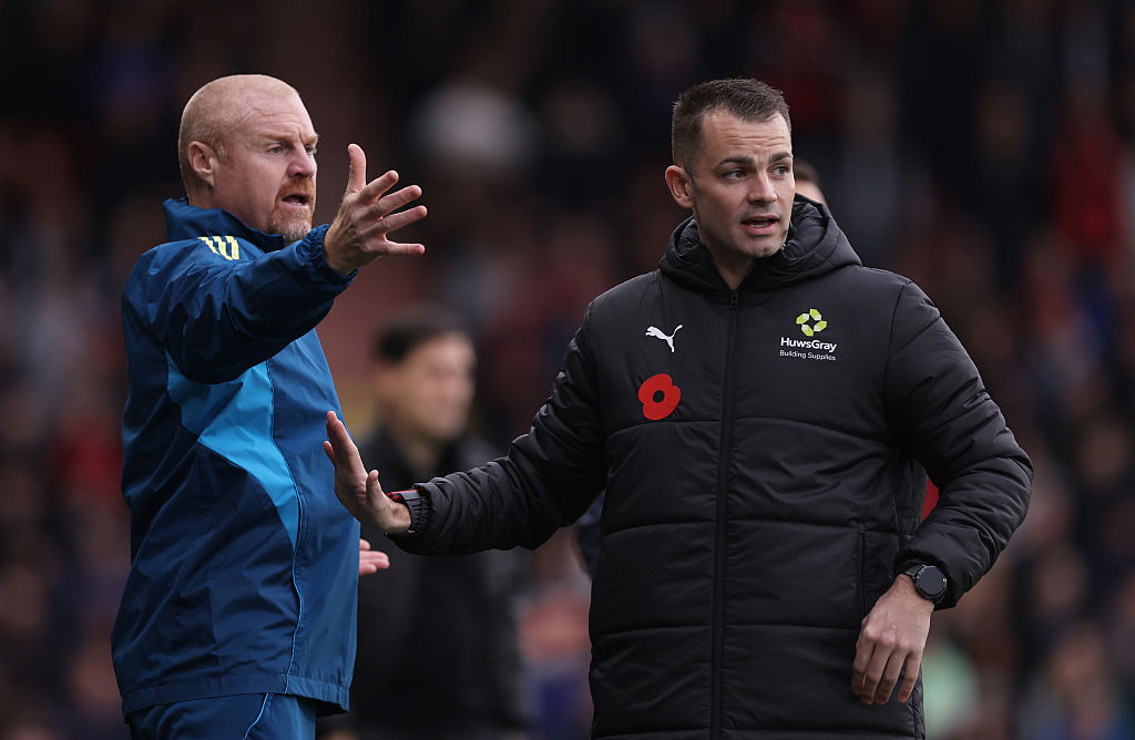 BOURNEMOUTH, ENGLAND - OCTOBER 26: Fourth official Tom Nield interacts with Sean Dyche the head coach / manager of Nottingham Forest  during the Premier League match between Bournemouth and Nottingham Forest at Vitality Stadium on October 26, 2025 in Bournemouth, England. (Photo by Catherine Ivill - AMA/Getty Images)