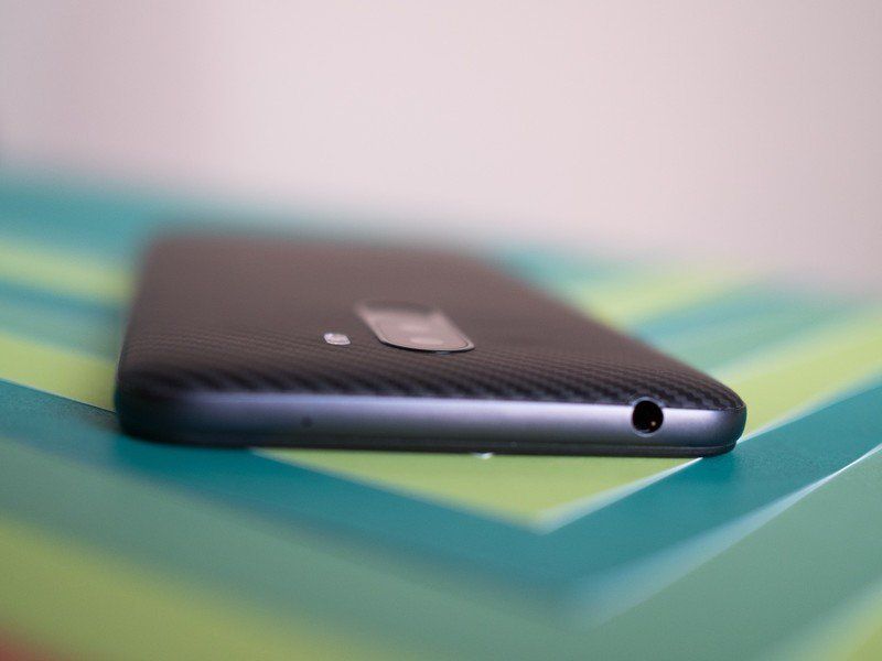 POCO F1 review 2020