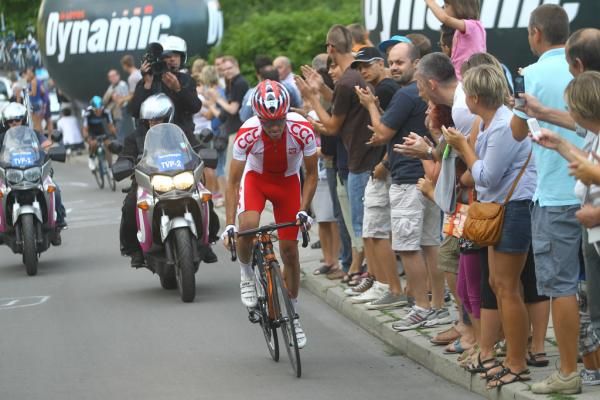 Marek Rutkiewicz (Polish National Team) dropped his breakaway companions and rides alone at the head of the race in the closing kilometres.