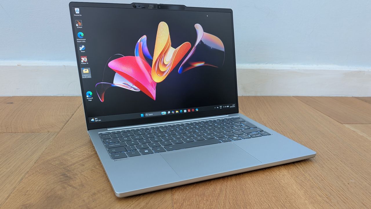 The Lenovo Idea Pad Slim 5x Gen 11 on a desk