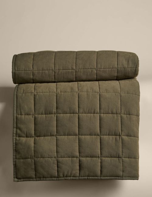 Cotton Rich Quilted Bedspread With Linen
