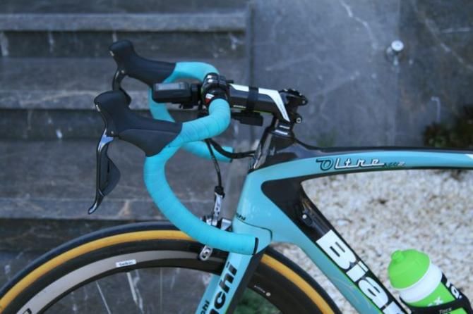 Jetse Bol (Belkin) is a rider who likes a bar with a massive drop