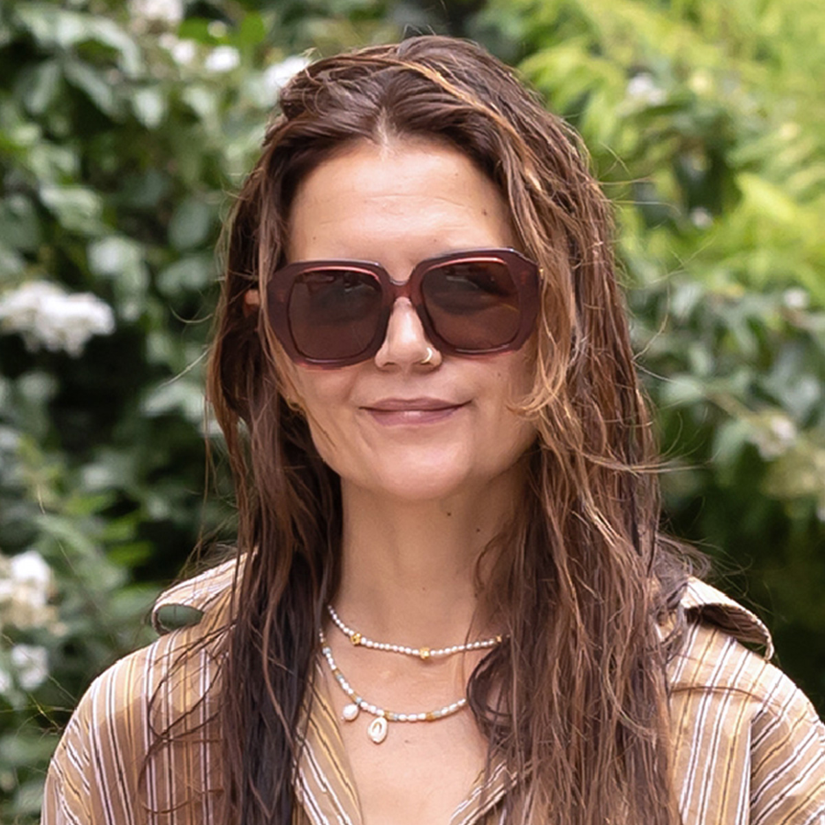 Katie Holmes Just Wore the Anti-Trend Top That I Keep Seeing on French Women