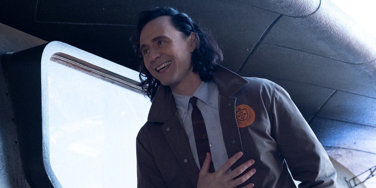 loki in tva uniform on loki episode 1