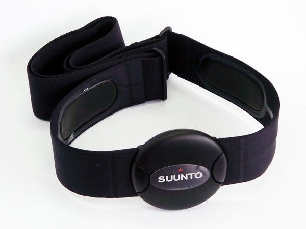 The included chest strap is compact and the battery can be replaced at home.