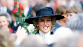 32 of the best Princess Diana Quotes - Diana in a crowd during her Germany tour