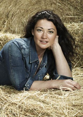 Natalie J Robb: Cain brings out Moira's wild side!