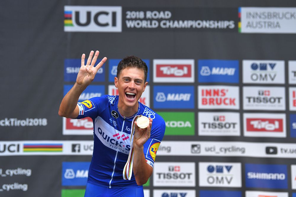Niki Terpstra celebrates his team time trial gold medal