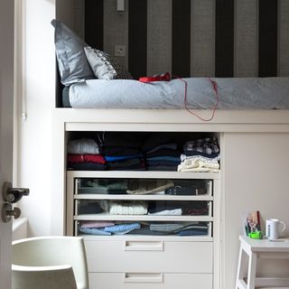 kids bed and chest of drawers