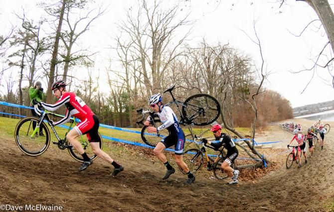 Shawn Milne (Cyclocrossworld.com) leading the race on lap two