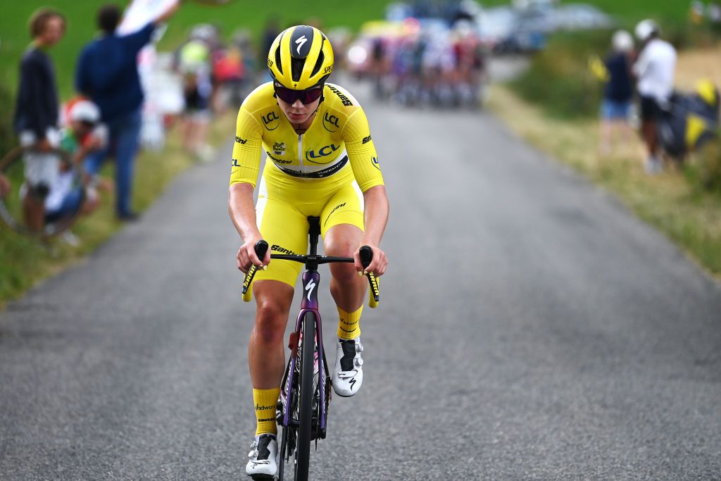 Tour de France Femmes: Lotte Kopecky (SD Worx) on the attack from a chase group containing the overall favourites during stage 4