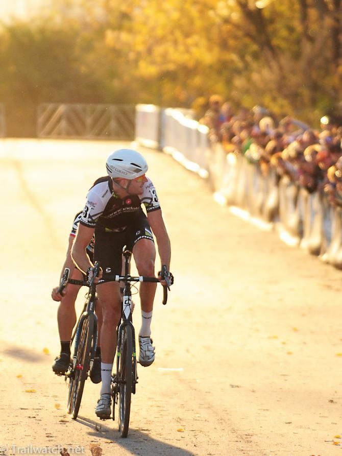 Ryan Trebon (Cannondale Cyclcrossworld.com) out-sprinting Powers for the win as the sun set in Louisville