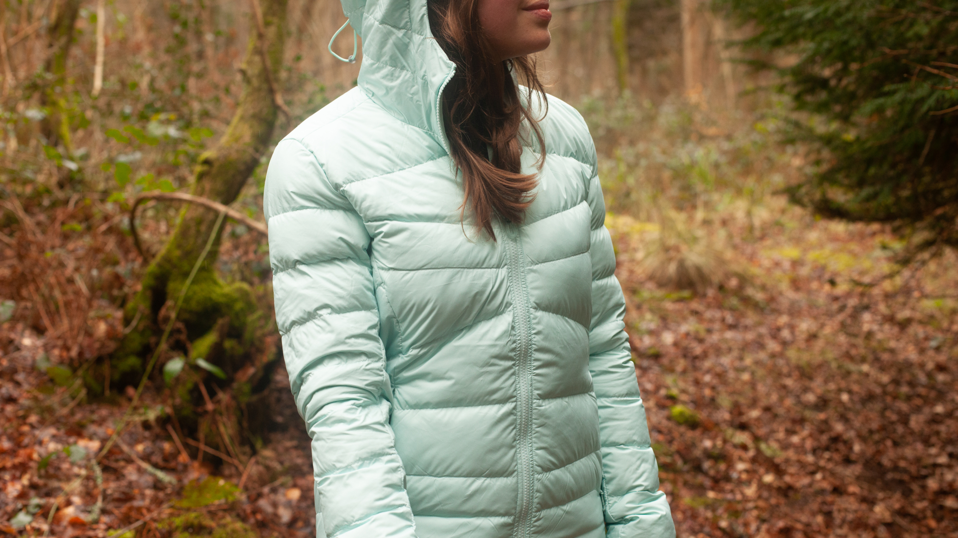 Salomon Hooded Down women's jacket a comfortable down jacket for slow-paced walks |