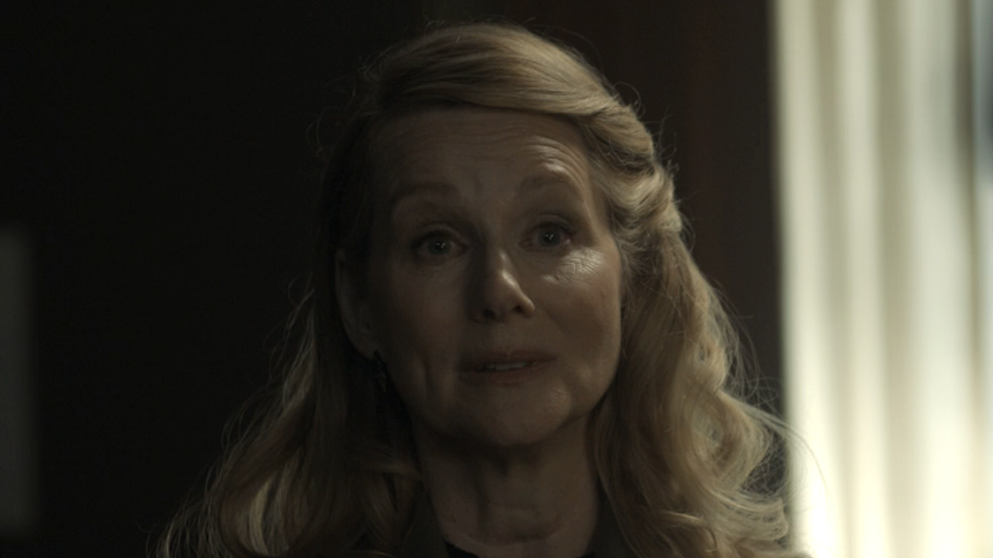 Lianna Guardian in John's hotel room in Lanterns Season 1