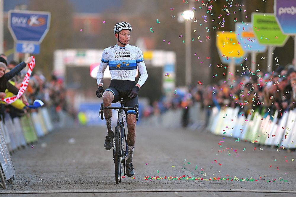 Mathieu van der Poel wins Azencross