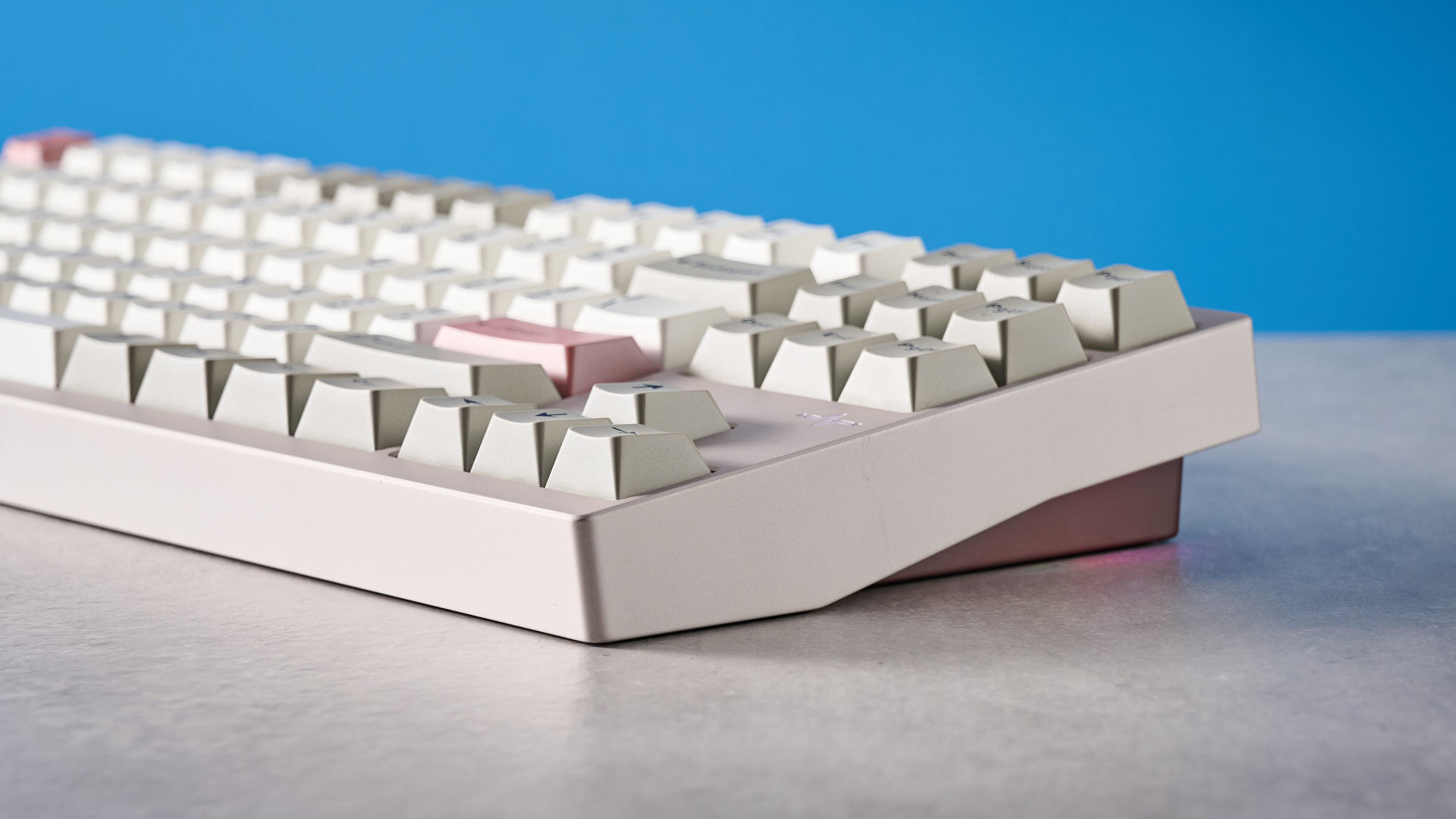 The Wobkey Crush 80 in warm silver colorway