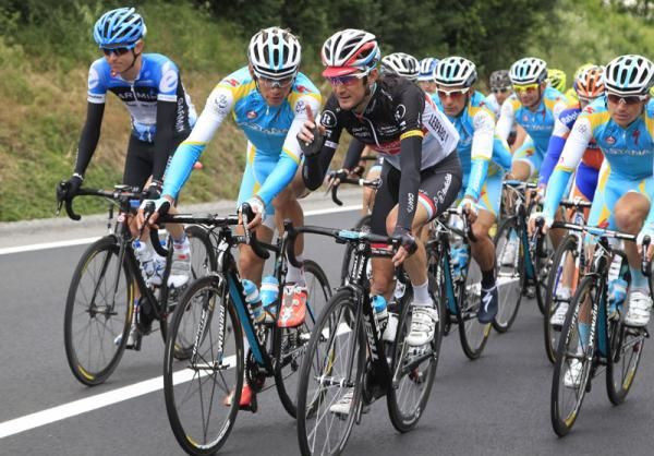 Roman Kreuziger (Astana Pro Team) and Frank Schleck (RadioShack-Nissan)