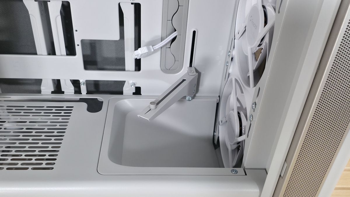Fractal Define One - Inside