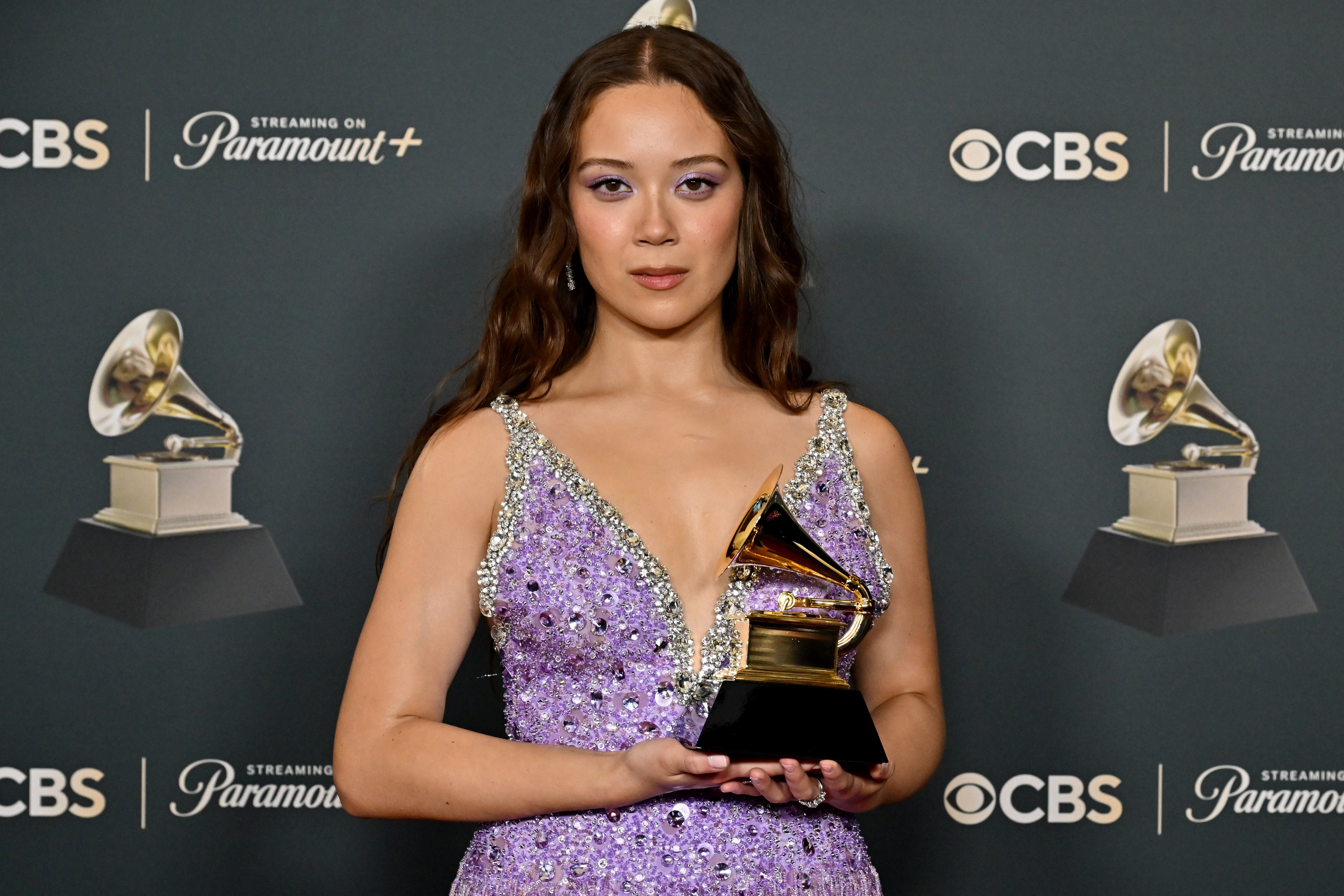 Laufey wearing a long hairstyle at the Grammys