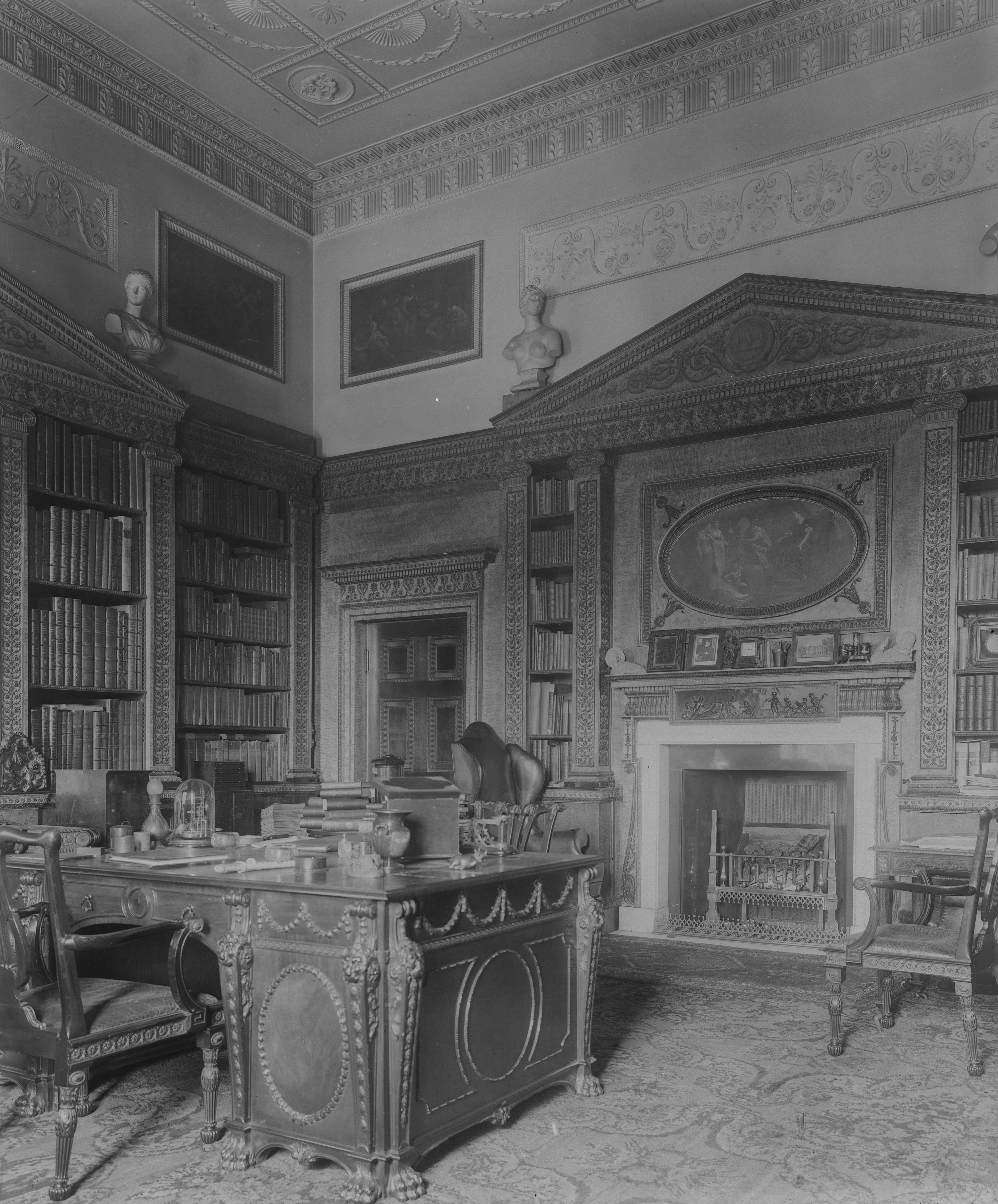 Muntham Court