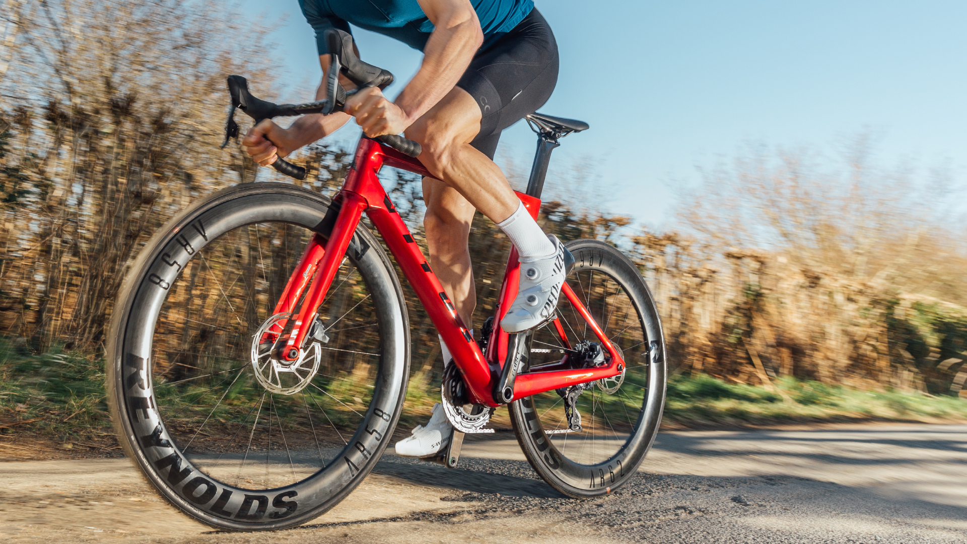 Road bike with online rim brakes