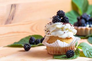 White chocolate and blackberry cupcakes