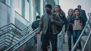 (L-R) Jamie Foxx as Matt and Cameron Diaz as Emily in "Back in Action" on Netflix