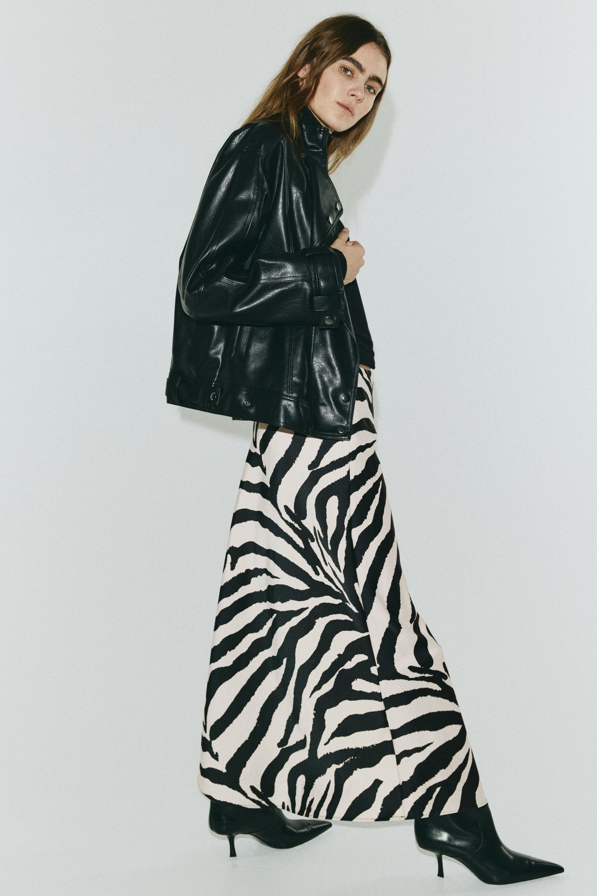 Midi Skirt - Black