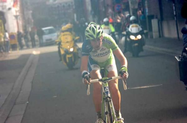Vincenzo Nibali (Liquigas-Cannondale) off the front.