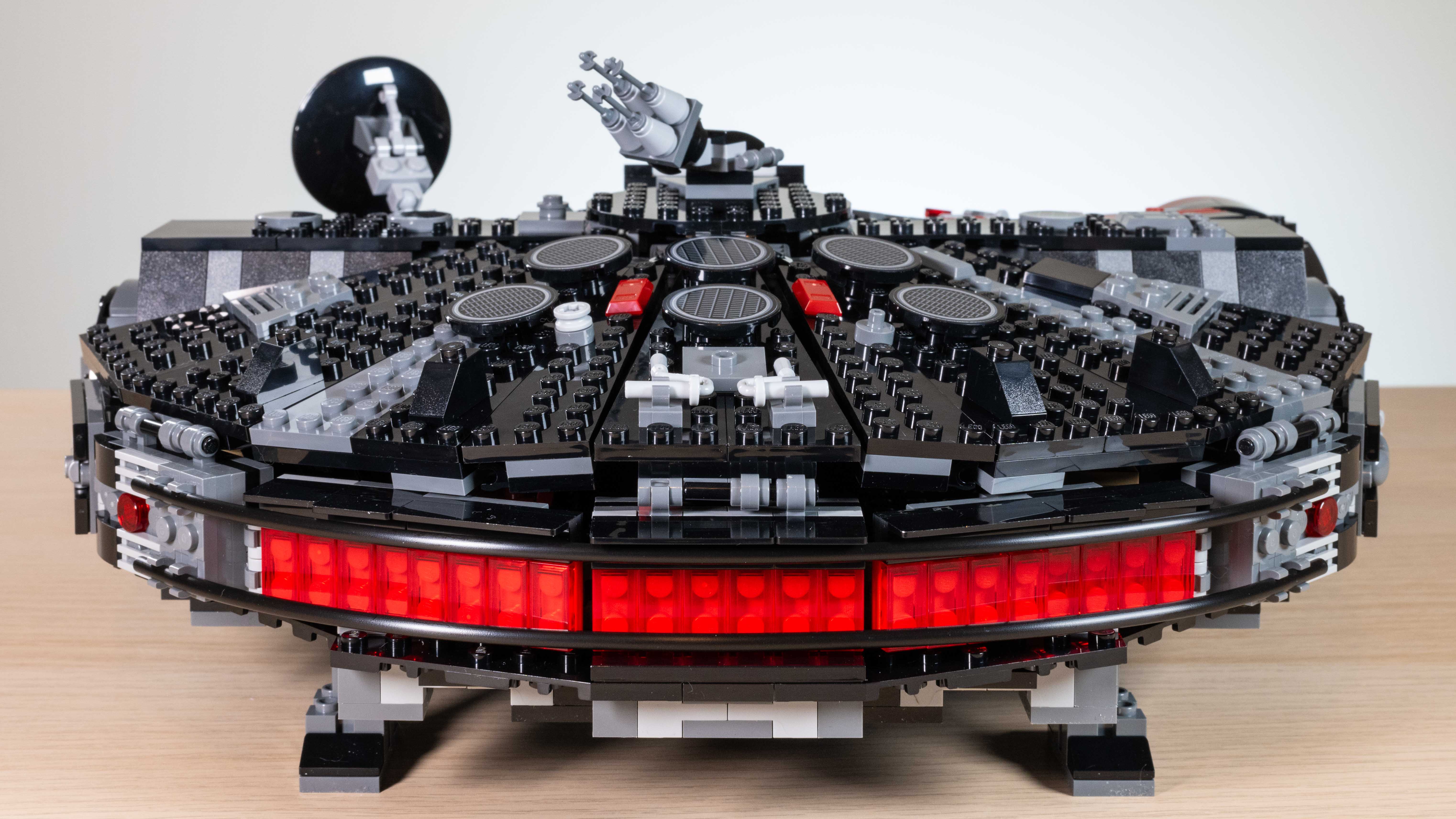 Lego Star Wars The Dark Falcon (75389) rear