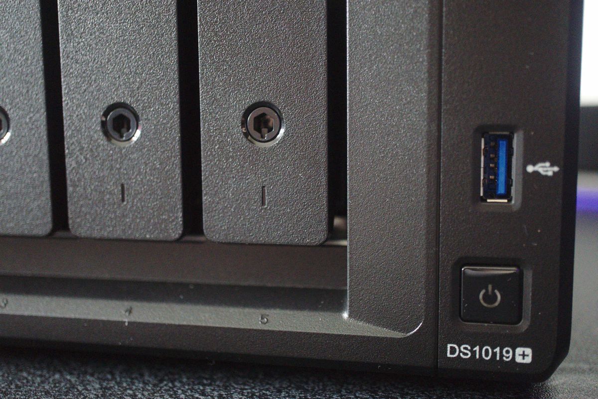 Synology DS1019+