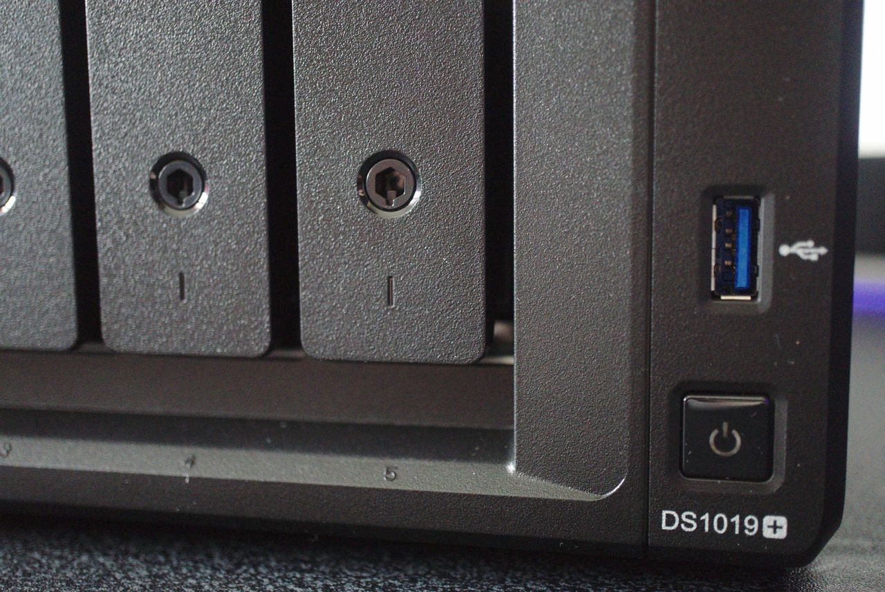 Synology DS1019+