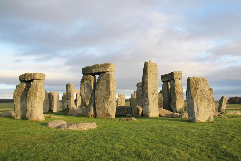 Did Prehistoric 'astronomers' Build Stonehenge? 