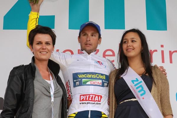 Johnny Hoogerland (Vacansoleil-DCM) leads the sprint classification.