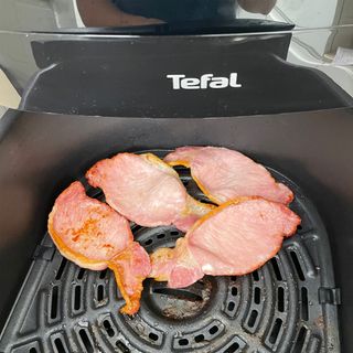 Image of Tefal EasyFry air fryer during tetsing at home