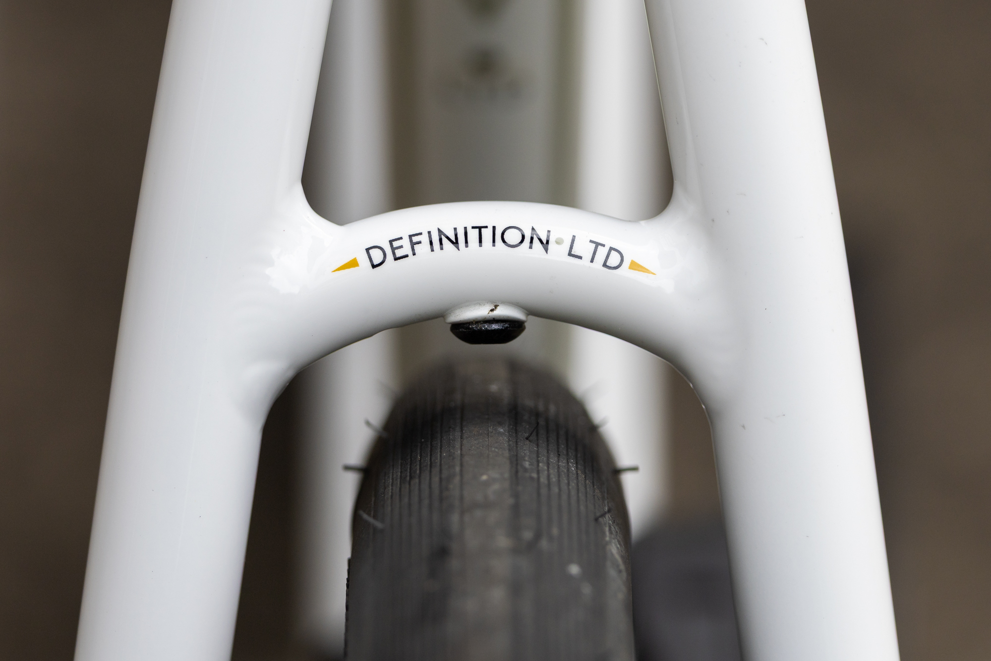 Clearance for 35mm tyres, or 32mm if using the discreet mudguard mounts