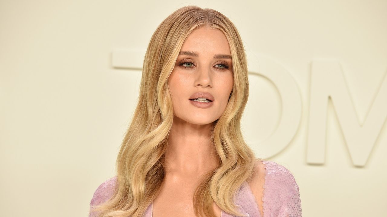 rosie huntington-whiteley with honey blonde hair