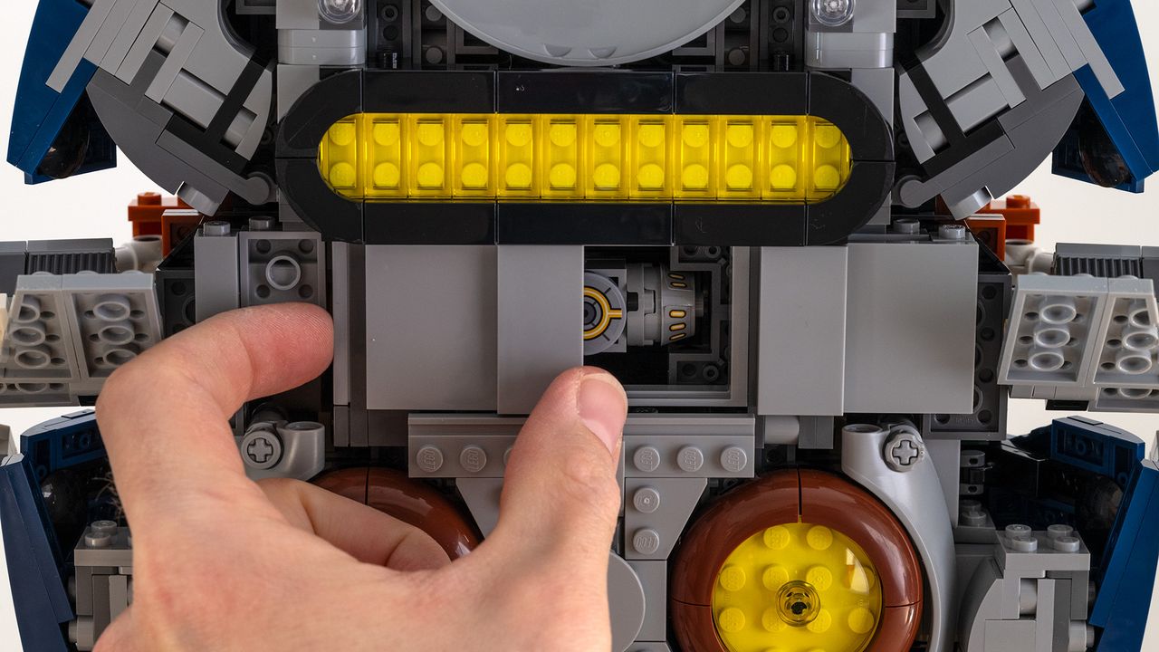 Lego Star Wars UCS Jango Fett&rsquo;s Firespray-Class Starship (75409) rear thrusters with seismic charge and hand placing panel over charge