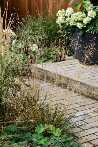 eco paving tips: recycling ideas
