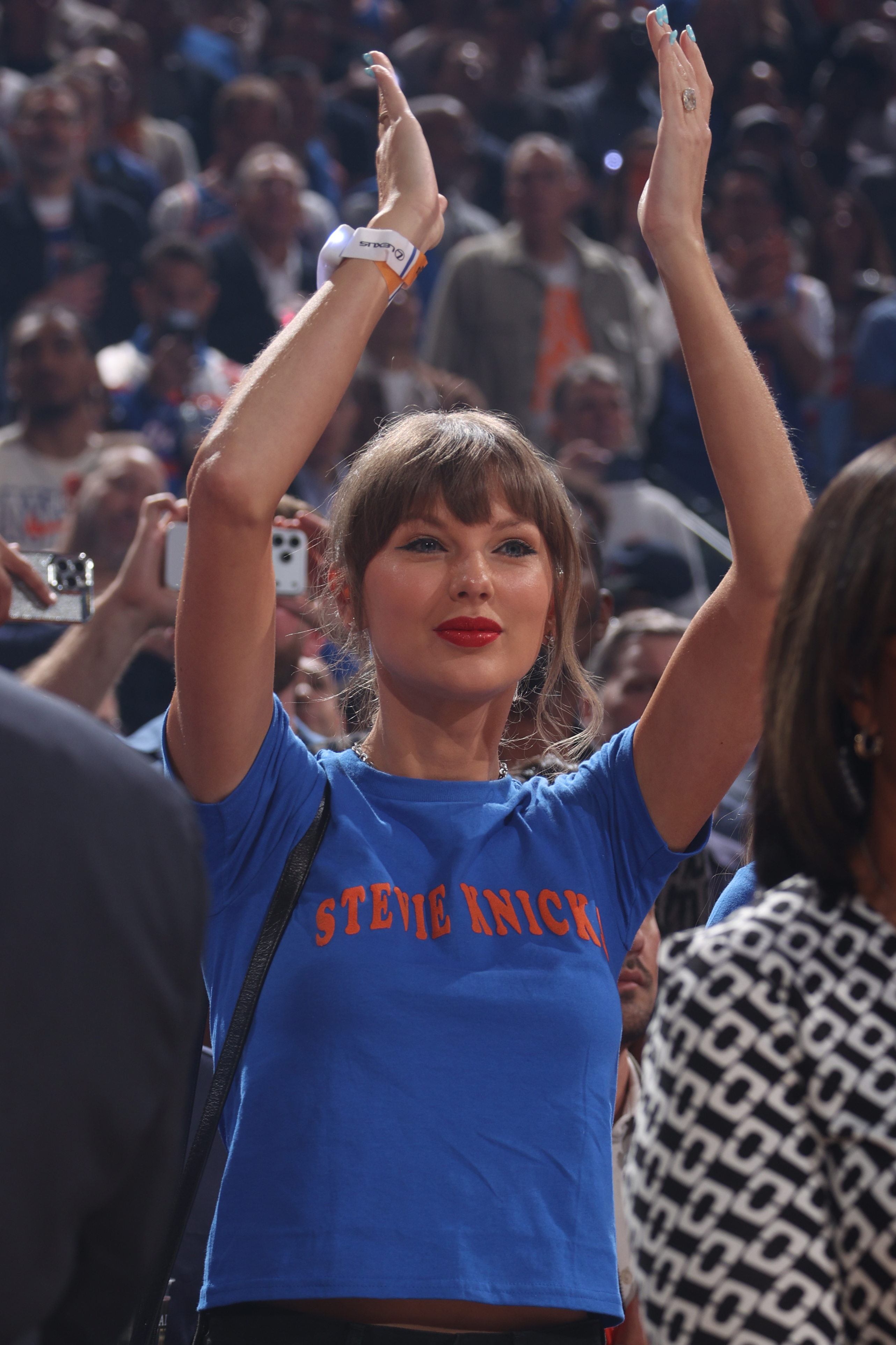 Taylor Swift's outfit at Game 4 Knicks vs Spurs