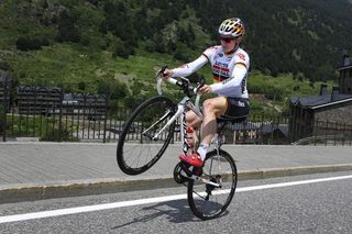 Andre Greipel shows off his skills