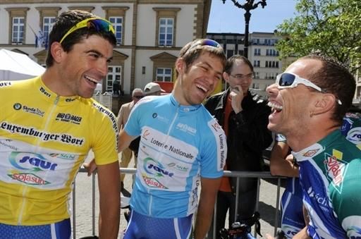 Saur Sojasun enjoyed their start in yellow (Jimmy Engoulvent), blue (Cyril Lemoine) with Jimmy Casper highly placed on GC.