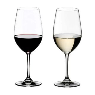 Riedel Vinum glasses with red and white wine in