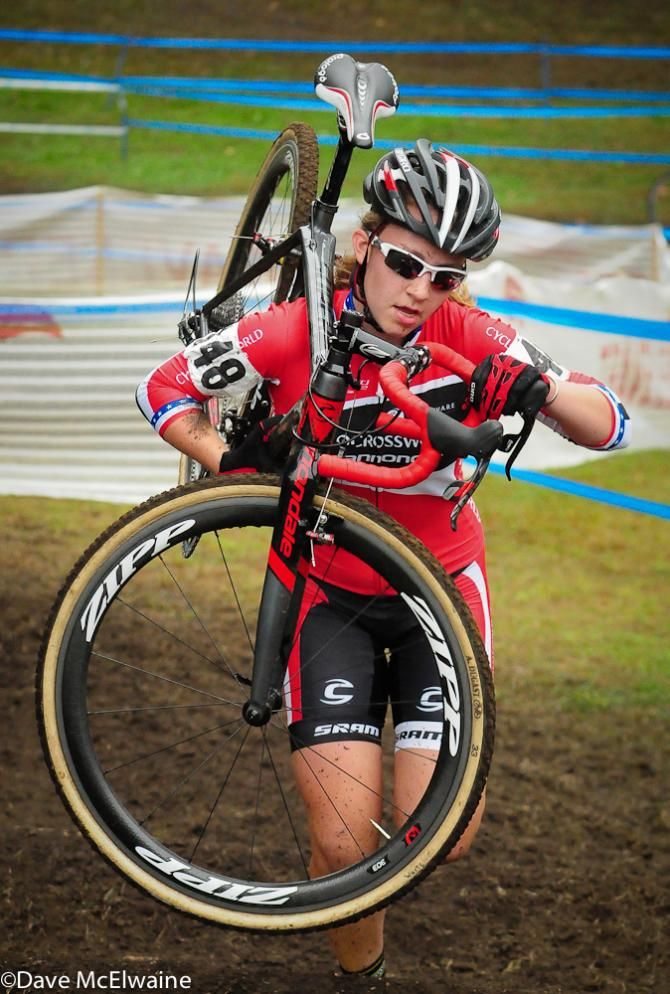 Young Emma White (Cyclocrossworld.com) was having a brilliant race