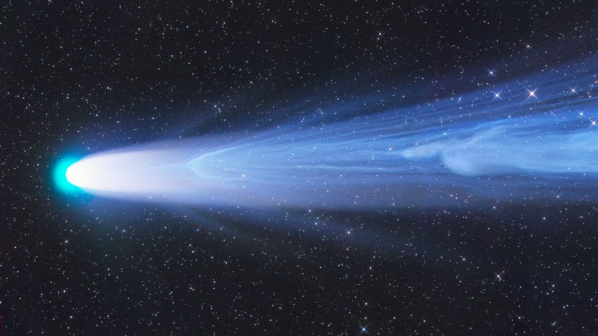 Ohromujúci obraz kométy Leonard vyhráva cenu za astrofotografiu