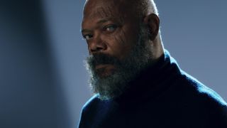 Samuel L. Jacksonin Nick Fury katsoo suoraan kameraan Secret Invasion -sarjan kuvassa