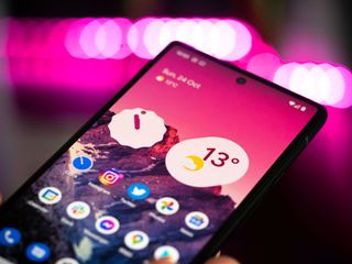 Google Pixel 6 Material You Pink Theme