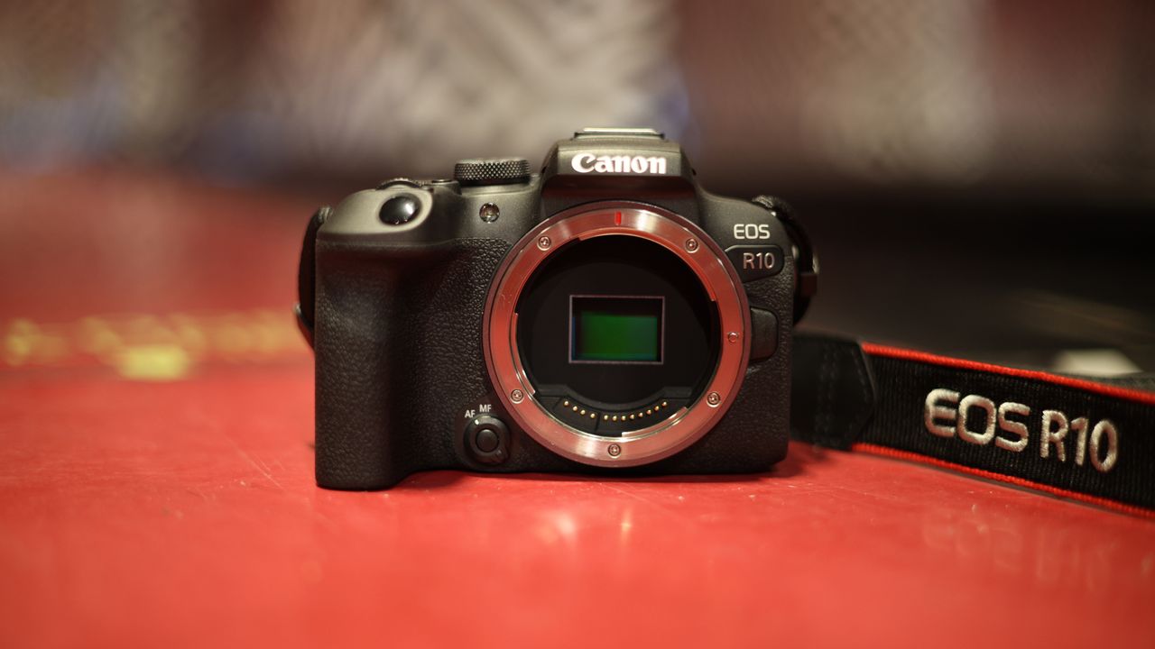Canon EOS R10