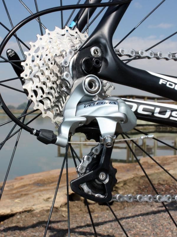 Shimano is still king when it comes to rear shift smoothness. The stock 11-28T cassette provides an impressively wide gearing range