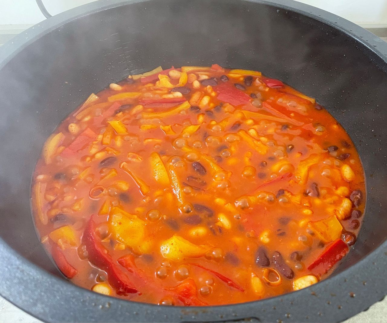 Bean stew in the GreenPan Omni Cooker